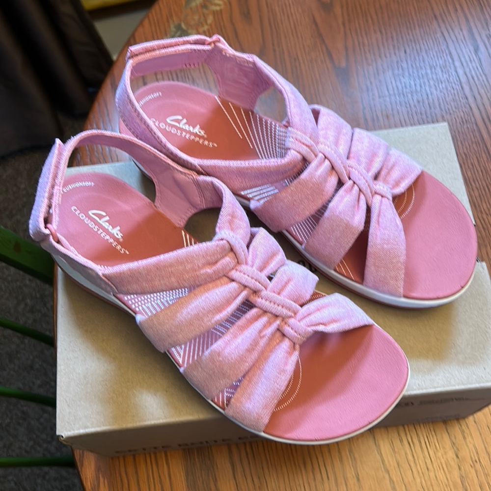 New Clark’s Cloudsteppers in original box.